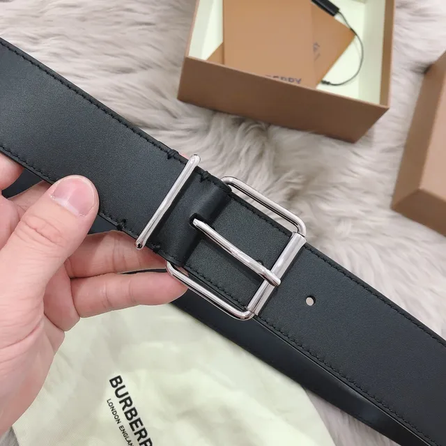 Burberry Ceinture en Cuir Noir et Rouge Lisse Plein Grain Rectangulaire Boucle Argentée 3