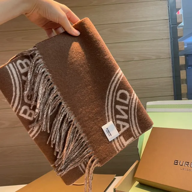 Burberry 棕米 双面 印花 羊绒围巾 5