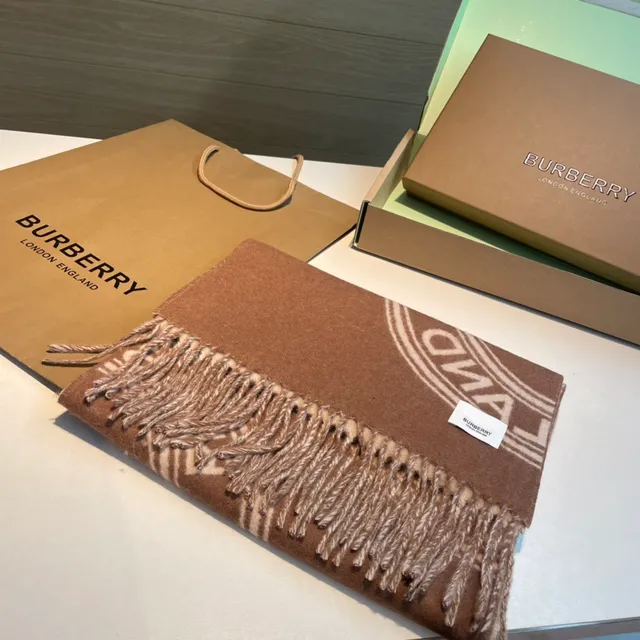 Burberry 棕米 双面 印花 羊绒围巾 6