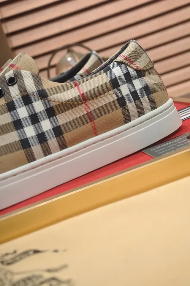 Burberry House Check Beige Black Red White Lifestyle Sneakers 2
