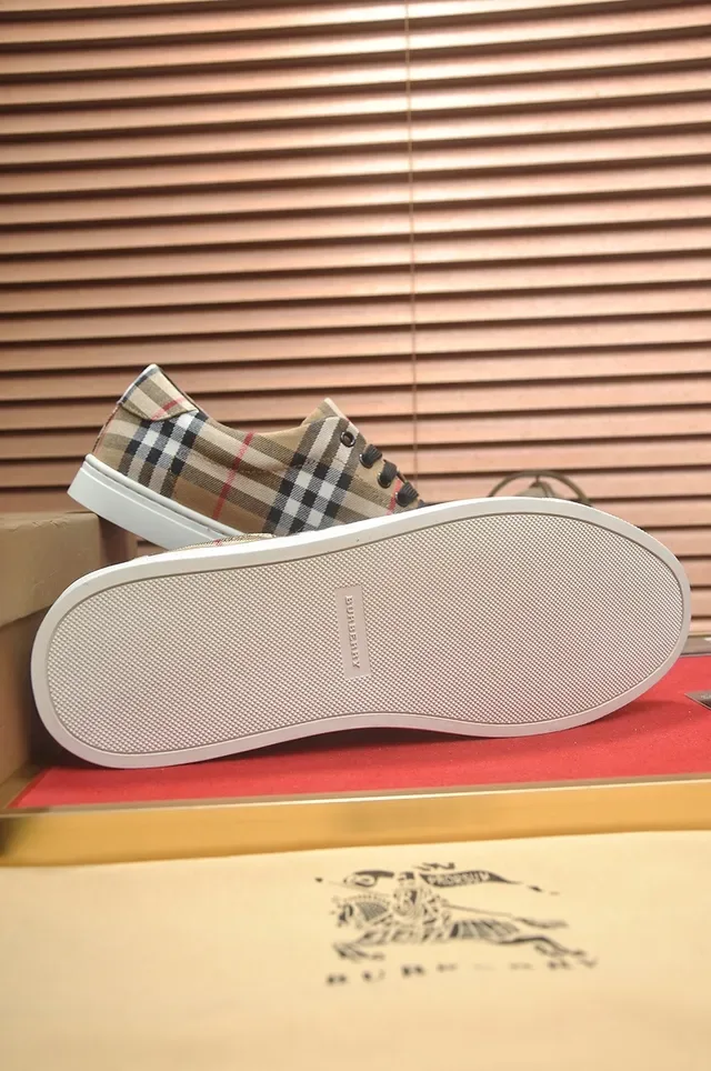 Burberry House Check Beige Black Red White Lifestyle Sneakers 3