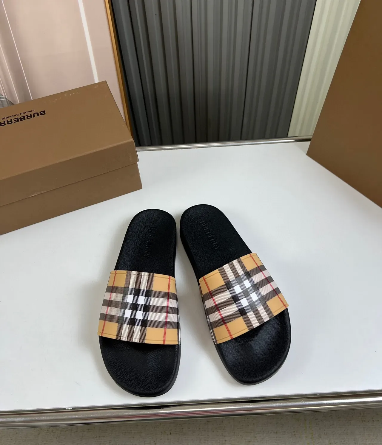 Burberry House Check Slide Slipper 2
