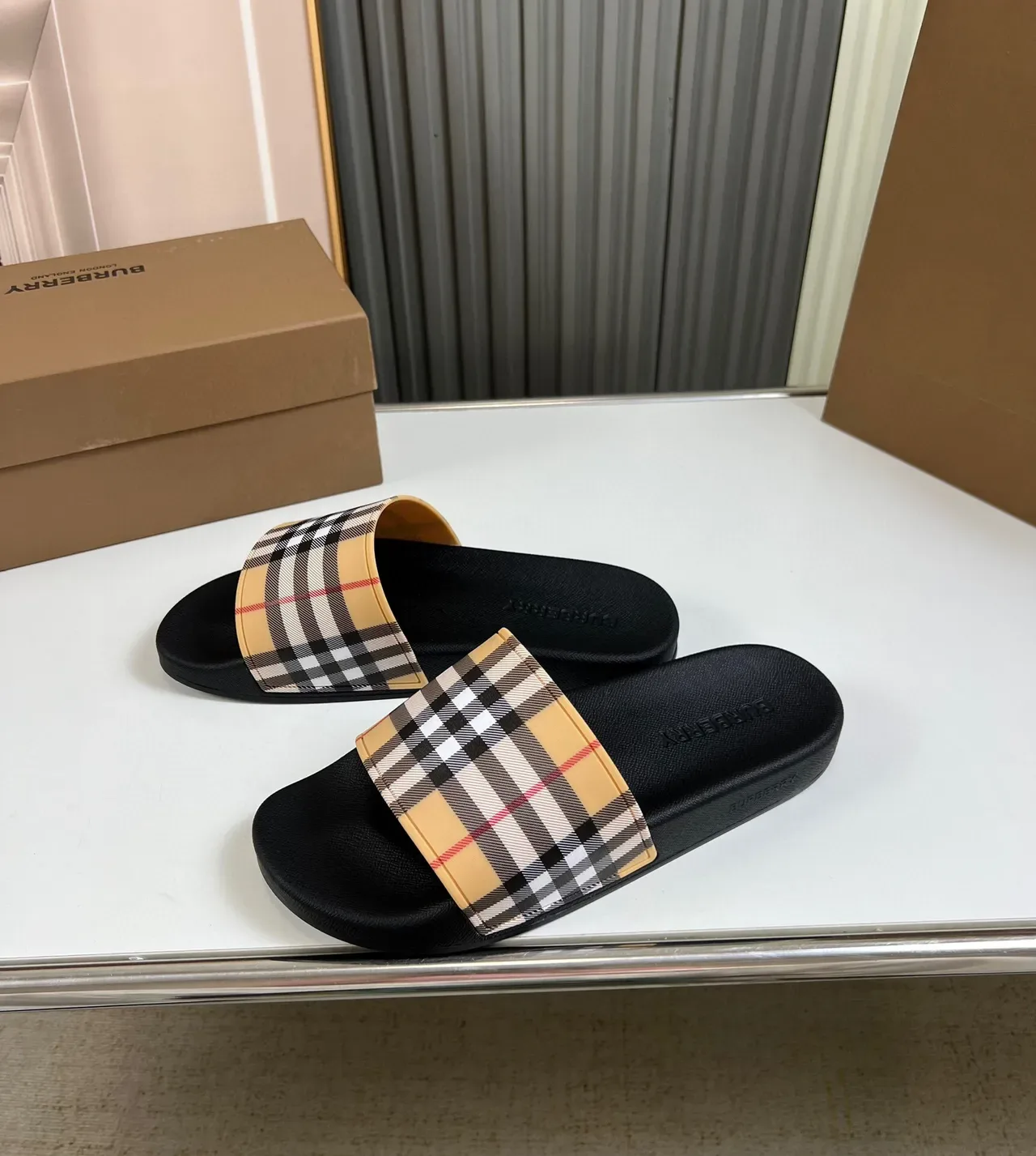 Burberry House Check Slide Slipper 3