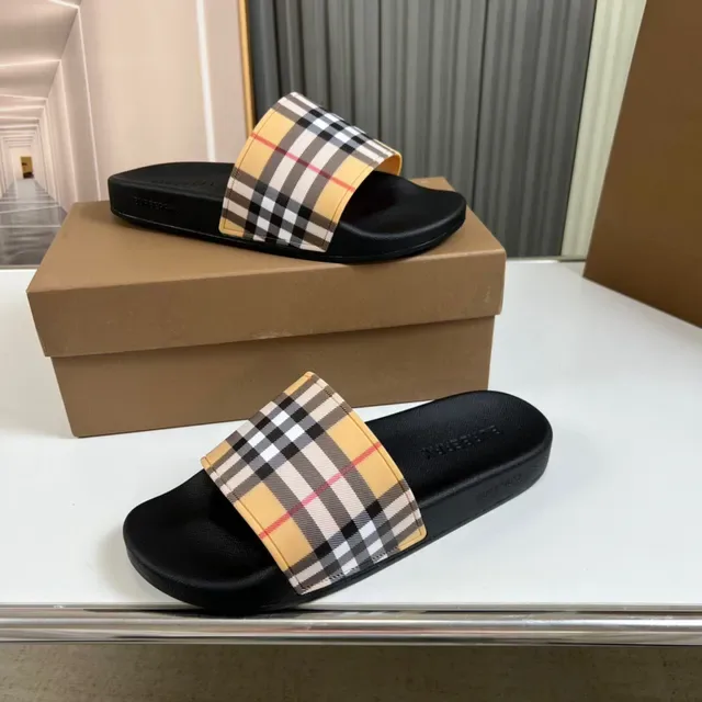 Burberry House Check Slide Slipper 4