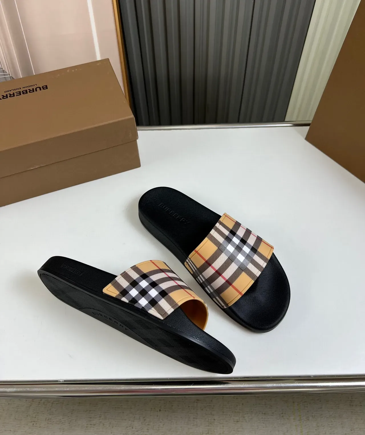 Burberry House Check Slide Slipper 6