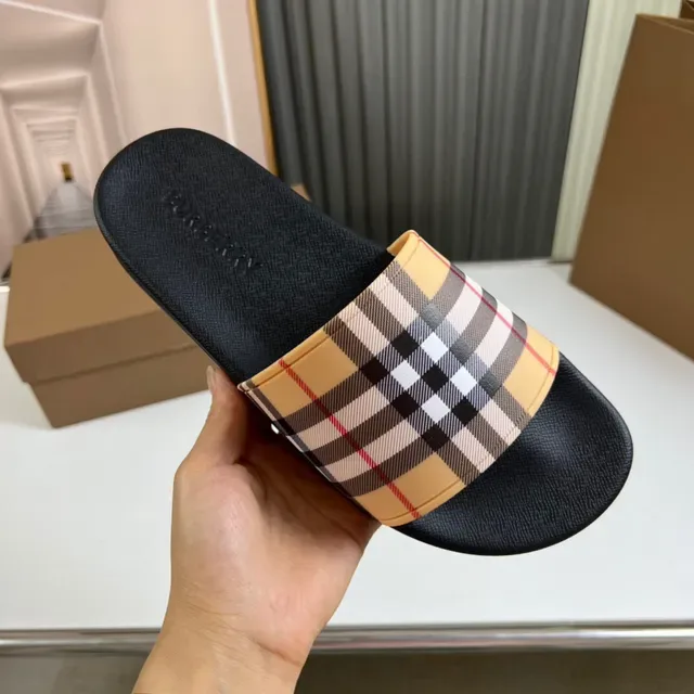 Burberry House Check Slide Slipper 7