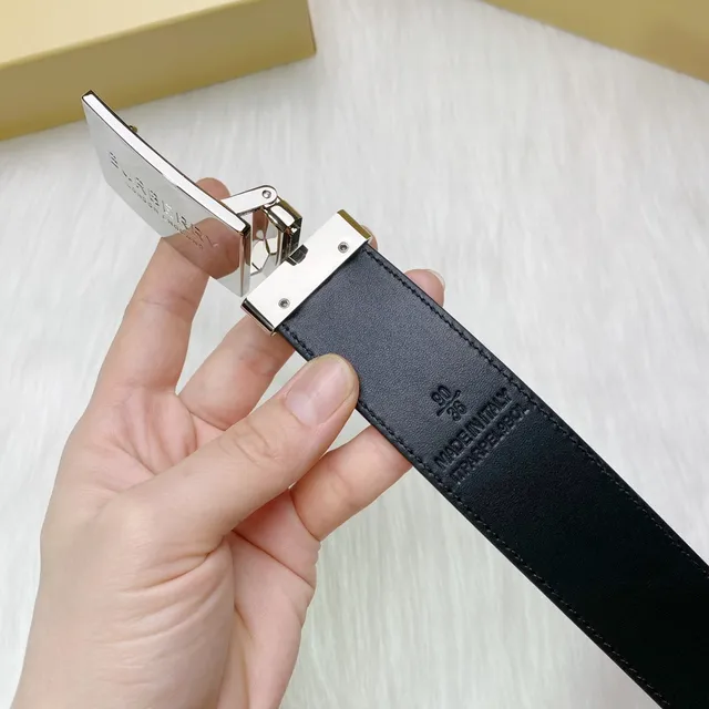 Burberry Knight Reversible Navy Check and Black Leather Belt 4