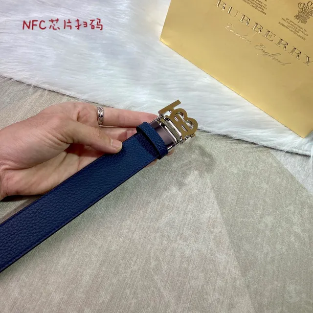 Burberry Knight Ceinture en cuir réversible marine 2