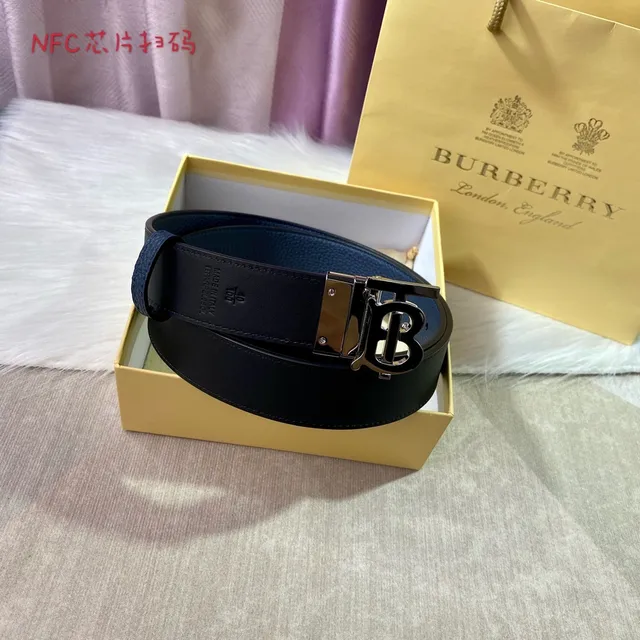 Burberry Knight Ceinture en cuir réversible marine 6