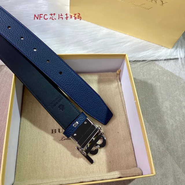 Burberry Knight Ceinture en cuir réversible marine 8