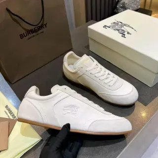 Burberry Knight أبيض جلد سويدي لايف ستايل سنیکرز