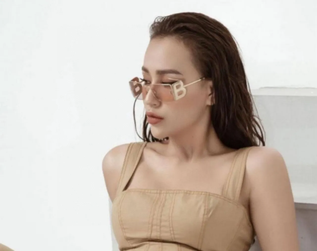 Burberry Monogram B-Logo Rose Tinted Sunglasses 4