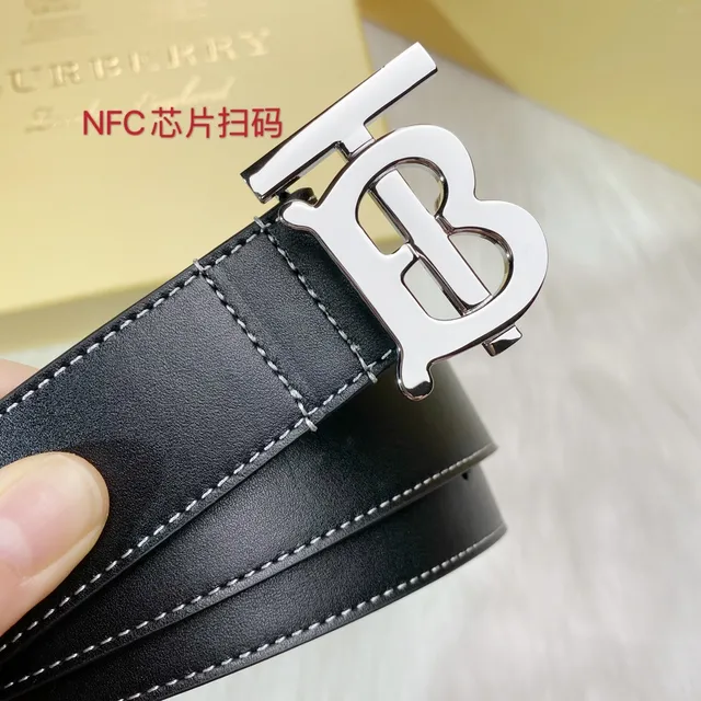 Burberry TB cinto preto branco monograma fivela costura contraste cinto de couro 4