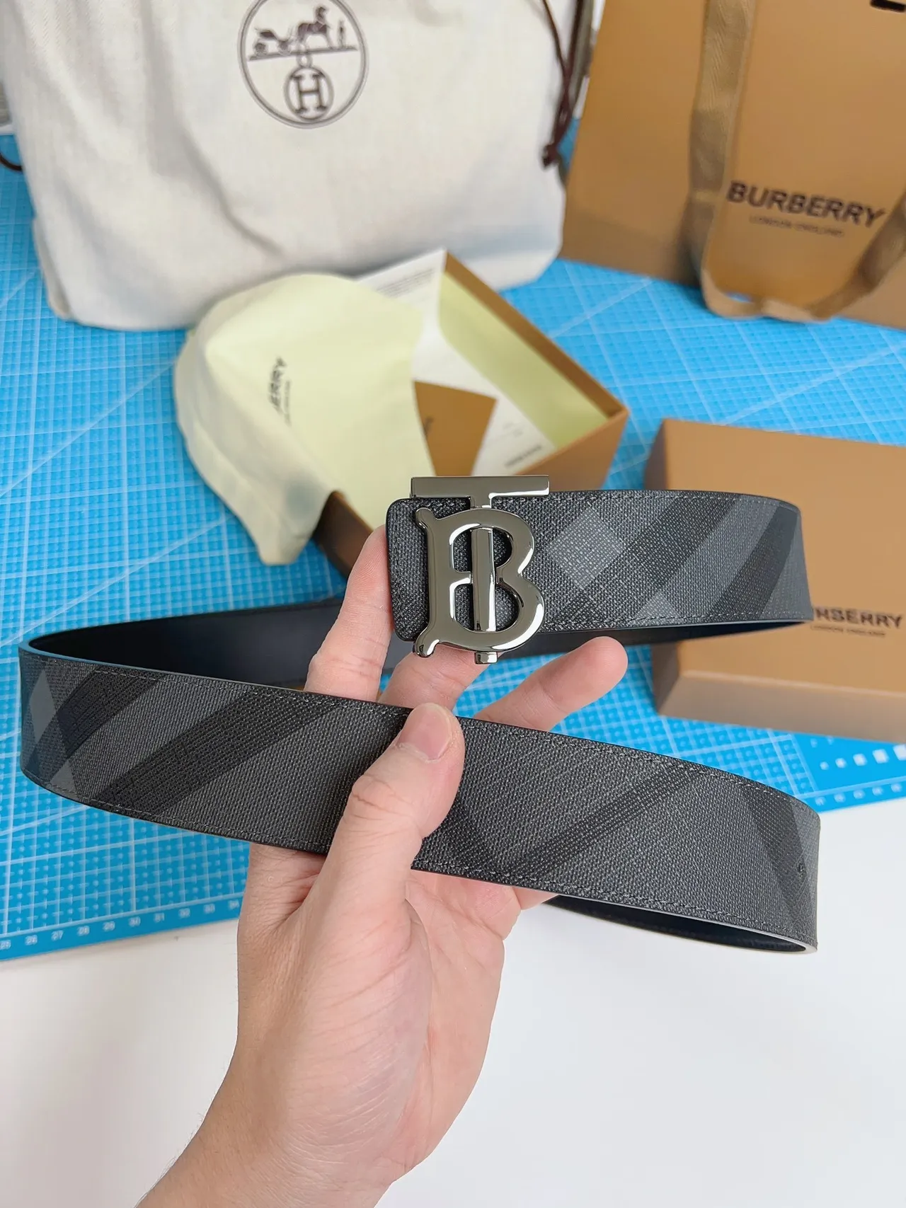 Burberry TB Belt Gray House Check Leather Belt 5