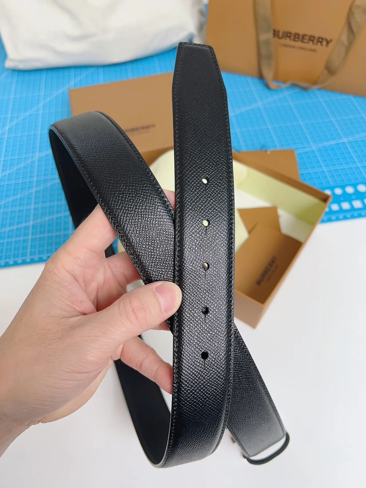 Burberry TB boucle ceinture noir cuir texturisé 2