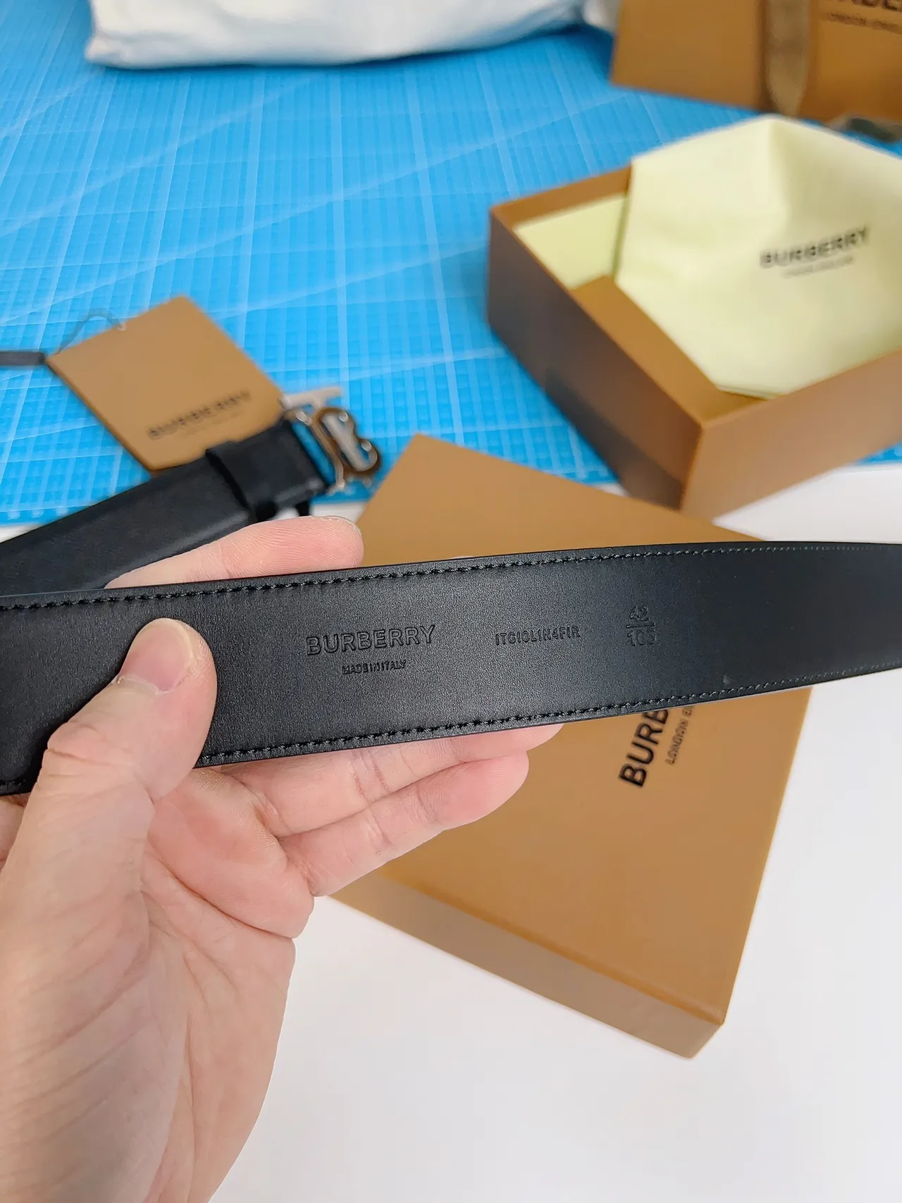 Burberry TB boucle ceinture noir cuir texturisé 3