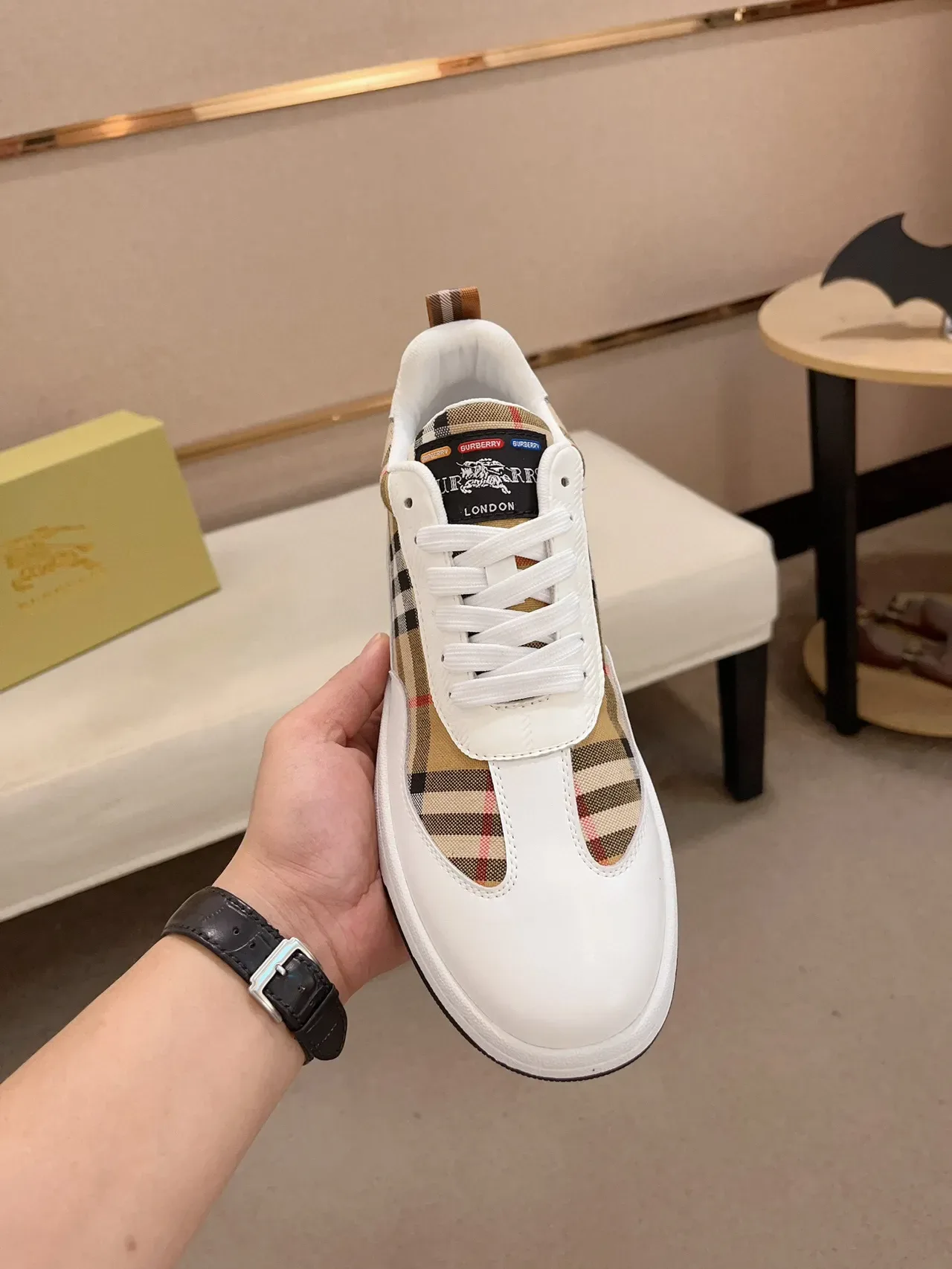 Burberry Blanco Beige Zapatillas Lifestyle Low-Top Con Paneles De Cuadros 2