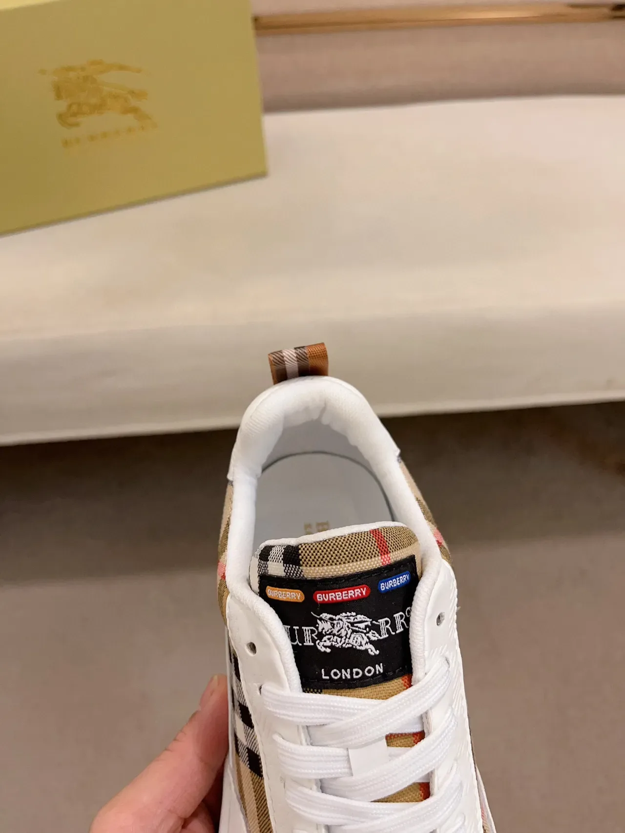 Burberry Blanco Beige Zapatillas Lifestyle Low-Top Con Paneles De Cuadros 6