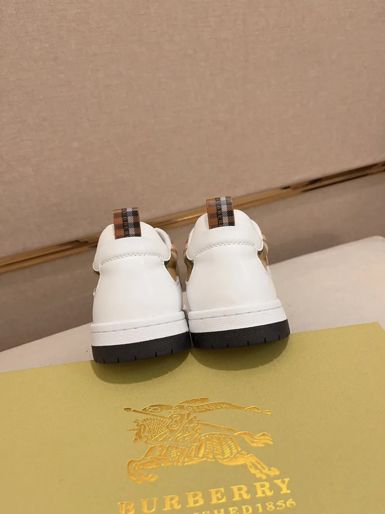 Burberry Blanco Beige Zapatillas Lifestyle Low-Top Con Paneles De Cuadros 8