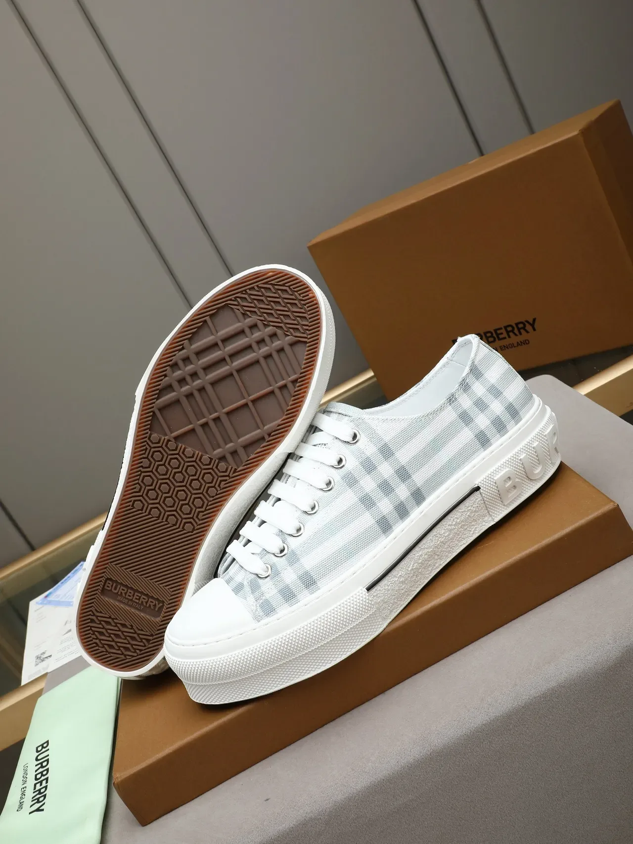 Burberry সাদা নীল চেক প্যাটার্ন ক্যানভাস প্ল্যাটফর্ম লাইফস্টাইল স্নিকার 4
