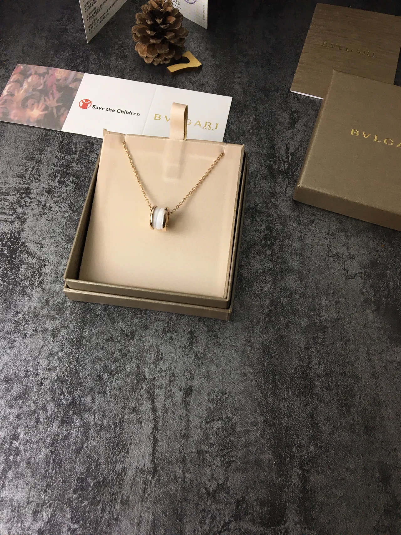Bvlgari B.zero1 Gold White Rotating Cylindrical Pendant Engraved Logo Band Necklace 4