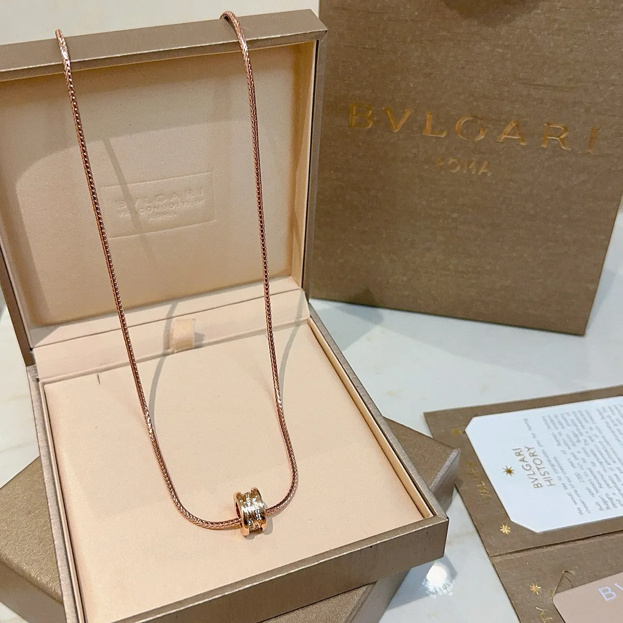 Bvlgari B.zero1 玫瑰金 微镶钻石 多环坠饰项链 3