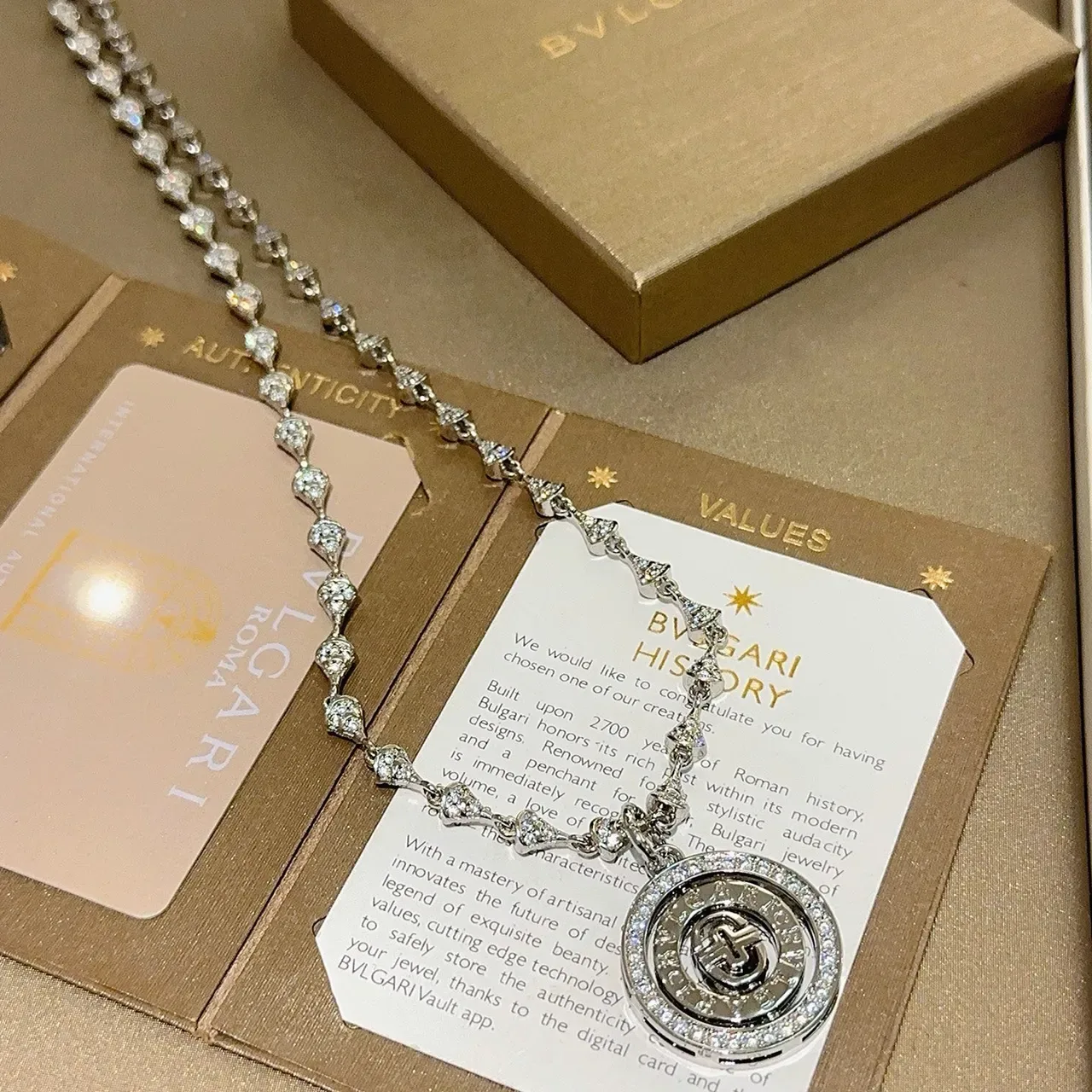 Bvlgari B.zero1 घूमता डिस्क Pavé नेकलेस 8