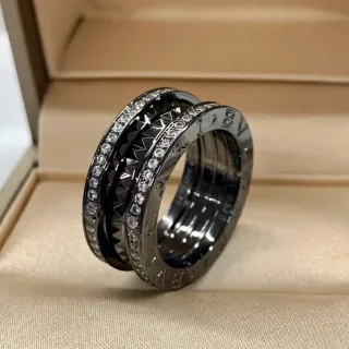 Bvlgari B.zero1 خاتم ثلاثي الباند بافيه الماس