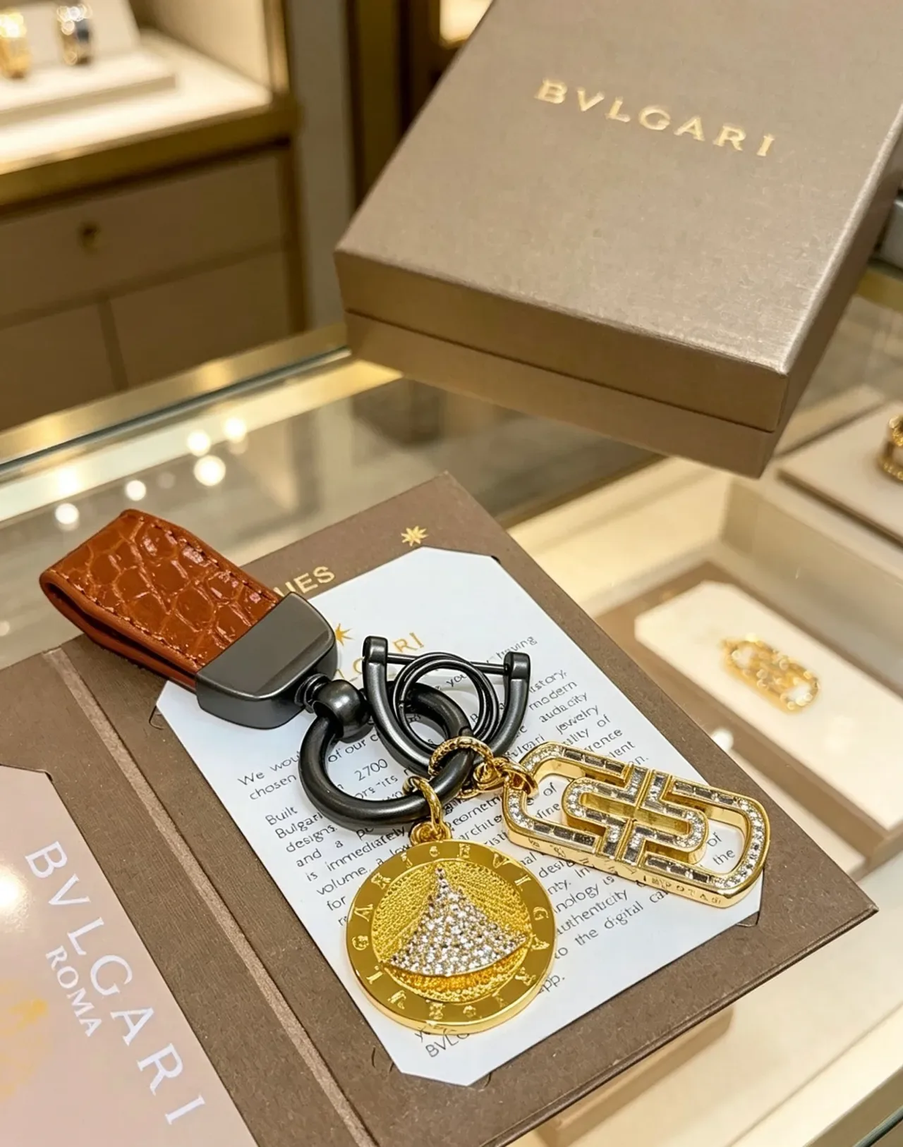 Bvlgari ذهبي بني Pavé-Set Charms جلد تمساح مغطاة بلور حزام مجوهرات 2