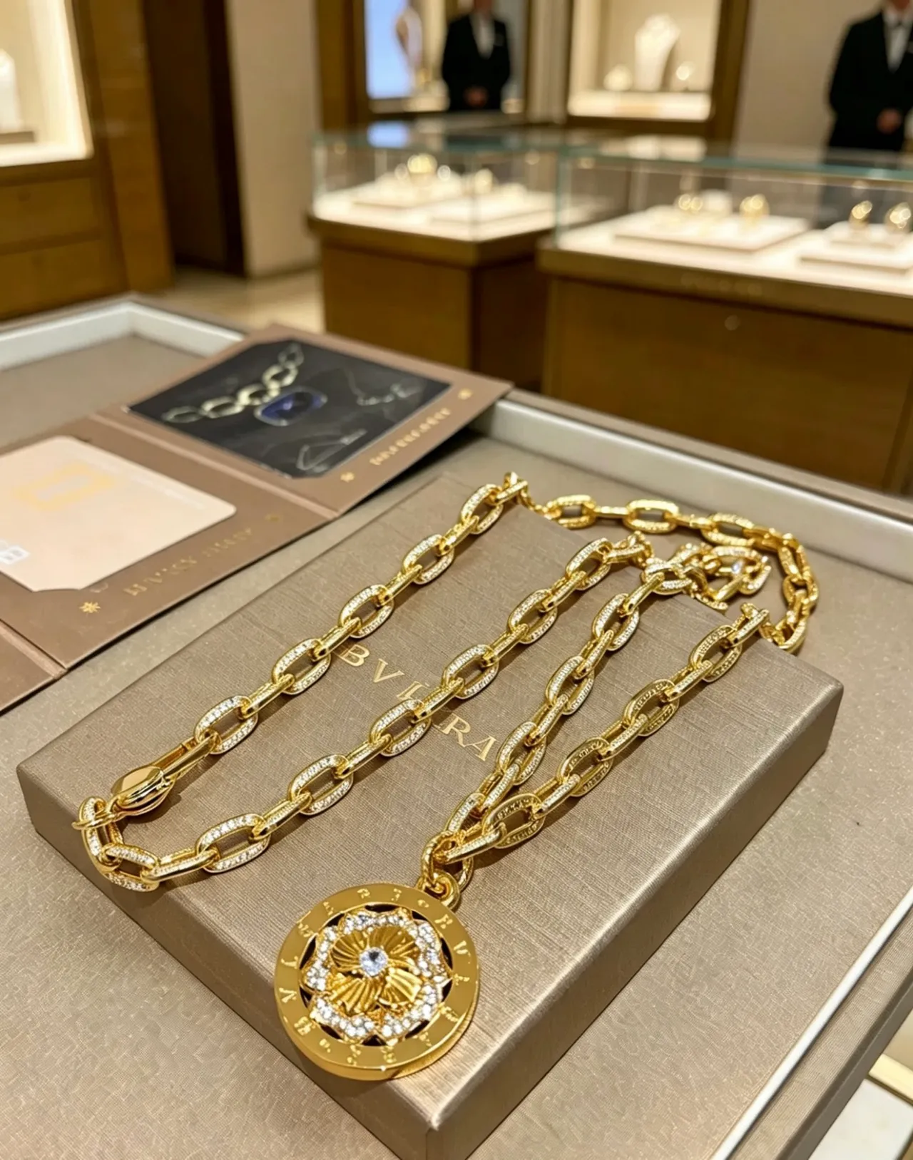 Bvlgari Gold White Chain Link Circular Medallion Pendant Necklace 3