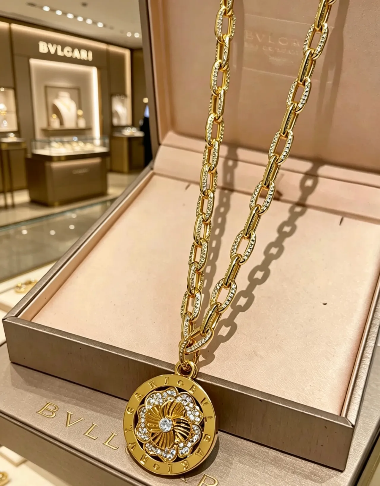 Bvlgari Gold White Chain Link Circular Medallion Pendant Necklace 7