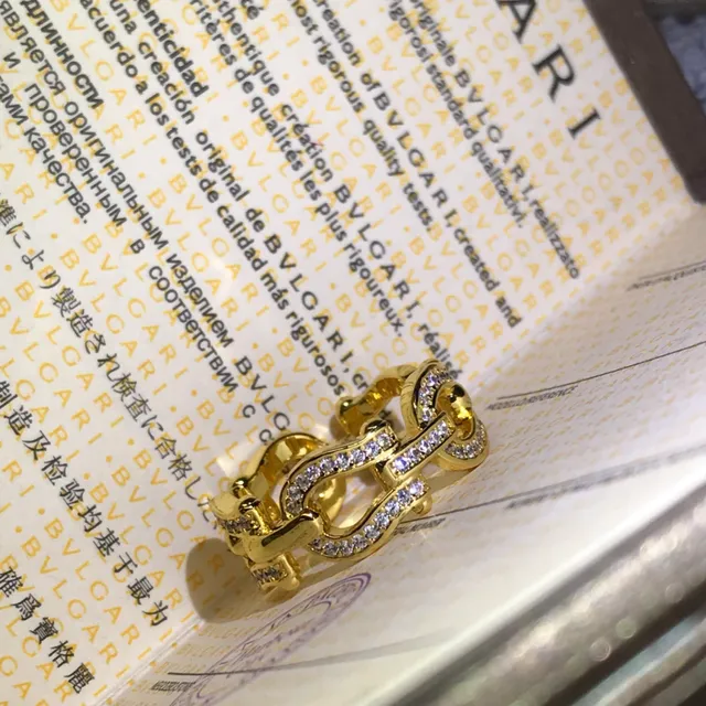 Bvlgari Iconica Roma 链环镶钻戒指 6