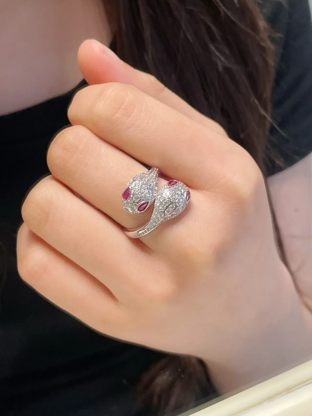 Bvlgari Serpenti Bagues Serpent Pavé Diamants et Rubis 9