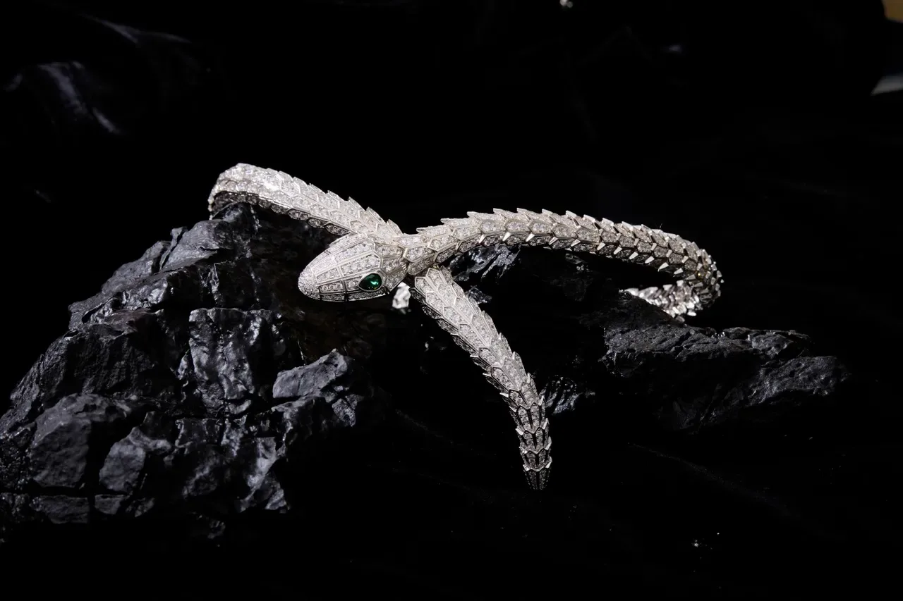 Bvlgari Serpenti Pulsera Silver Green con motivo de escamas articuladas y ajuste Pavé de diamantes 4