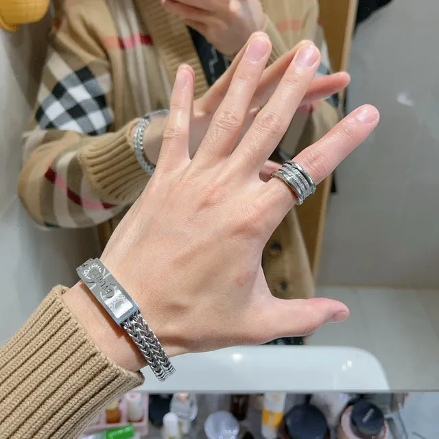 Bvlgari 银色 编织 锯齿链 中央雕刻花板 手链 2