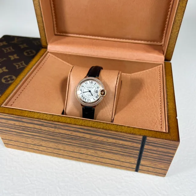 Cartier Ballon Bleu de Cartier bisel pavimentado com diamantes relógio mecânico 2