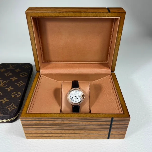 Cartier Ballon Bleu de Cartier bisel pavimentado com diamantes relógio mecânico 3