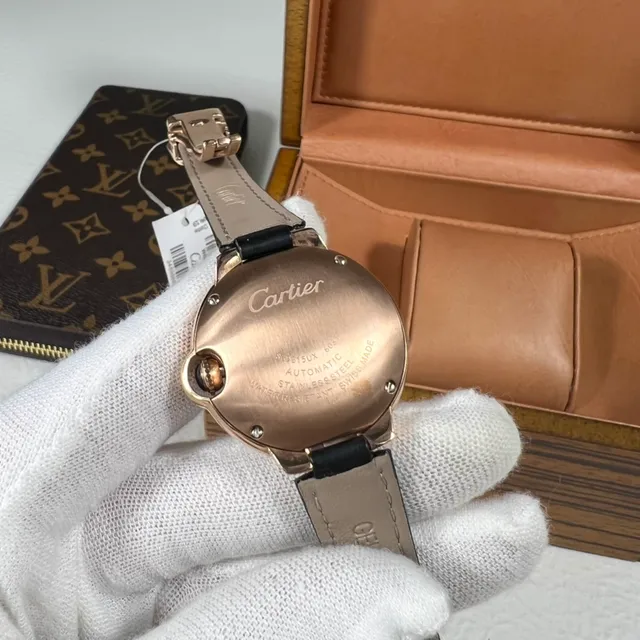 Cartier Ballon Bleu de Cartier bisel pavimentado com diamantes relógio mecânico 5
