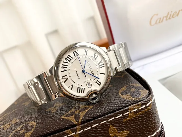 Cartier Ballon Bleu Silver Blue Round Stainless Steel Case Integrated Link Bracelet Mechanical Watch 5