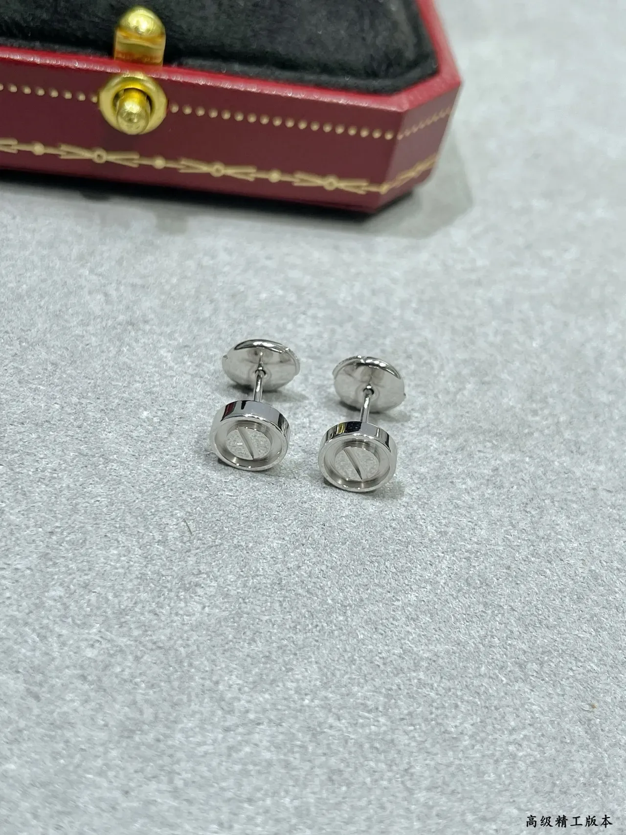 Cartier Juste un Clou গোল্ড টোন গোলাকার স্টাড ইয়ারিংস 5