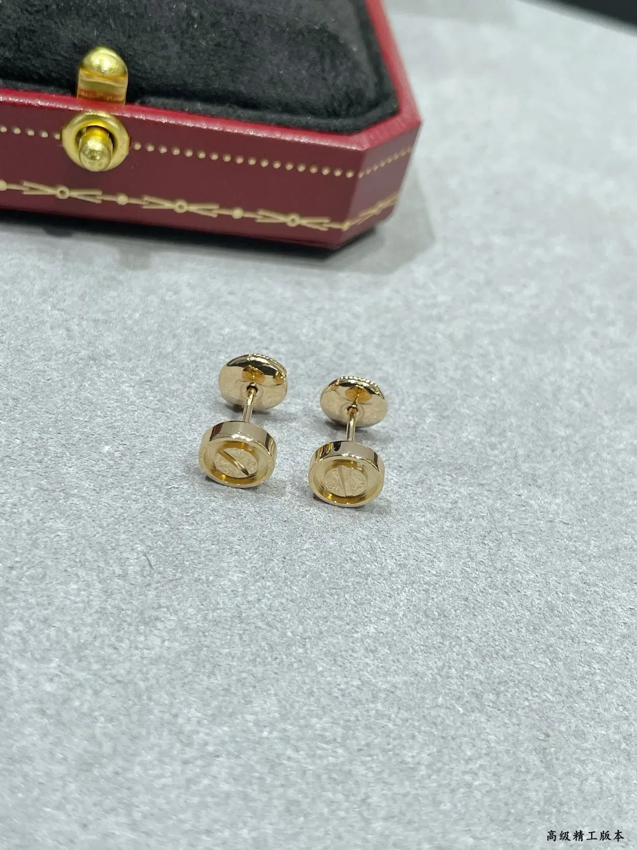 Cartier Juste un Clou গোল্ড টোন গোলাকার স্টাড ইয়ারিংস 6