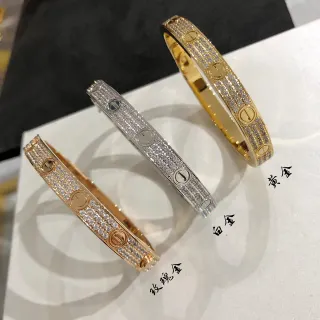 Cartier Love Bracelet مغطى بالكامل بالألماس بموتيف المسمار سوار جامد