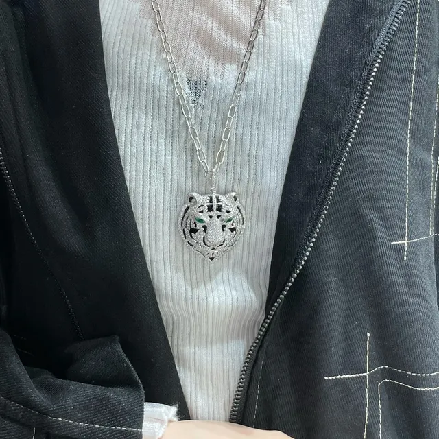 Cartier Panthère Tiger Pavé Emerald Eye Collier 8