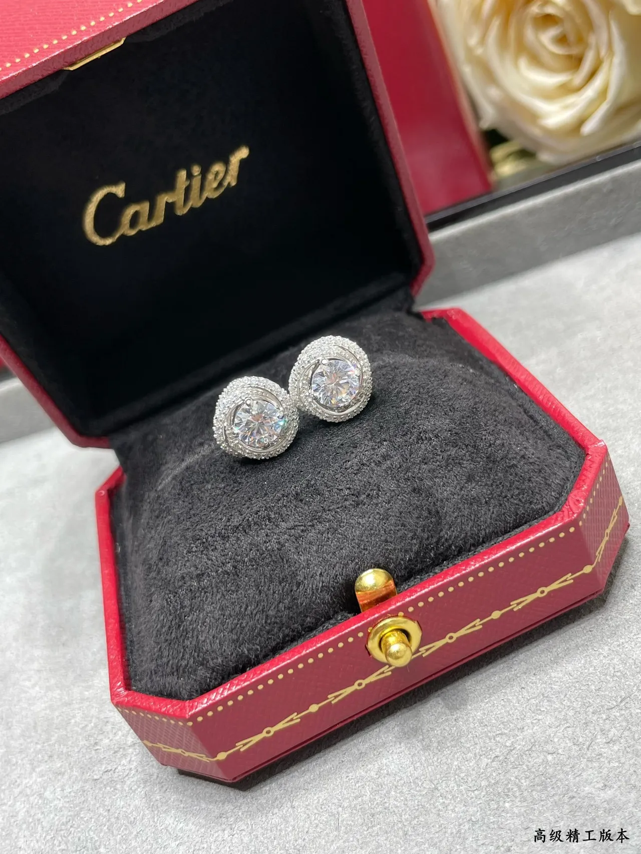 Cartier Argentées Transparentes Double-Halo Monture Pavé Brillante Ronde Pierre Centrale Boucles d'Oreilles 2
