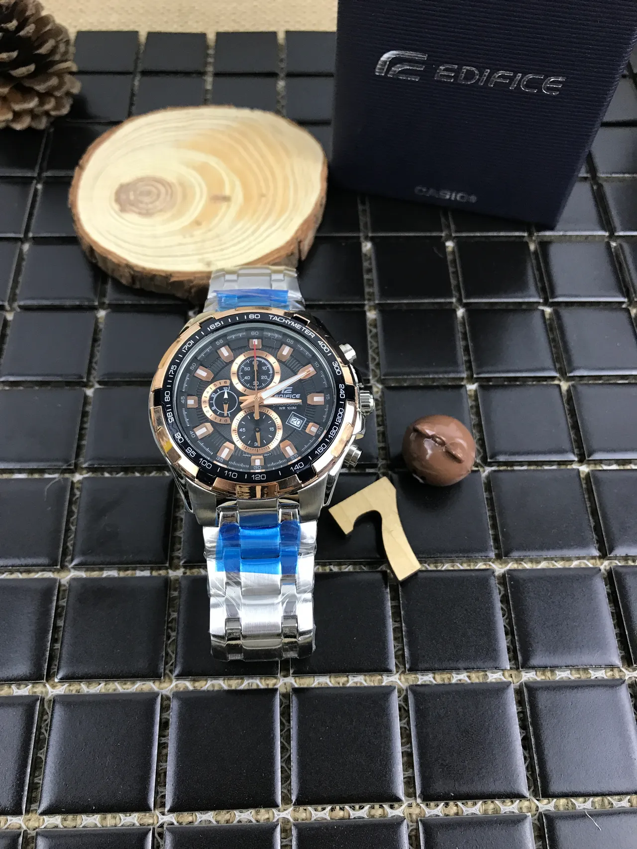 Casio Montre Noir Or Bicolore Acier Inoxydable 8
