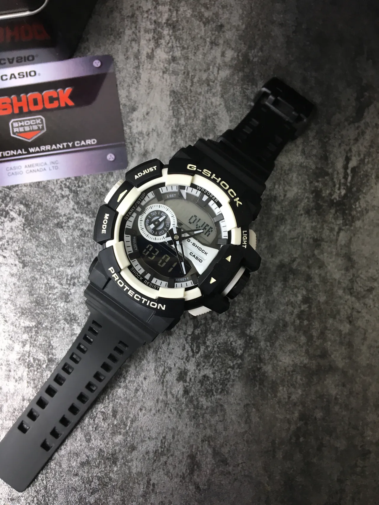 Casio 黑白模拟数字混合多层防护表圈手表 6