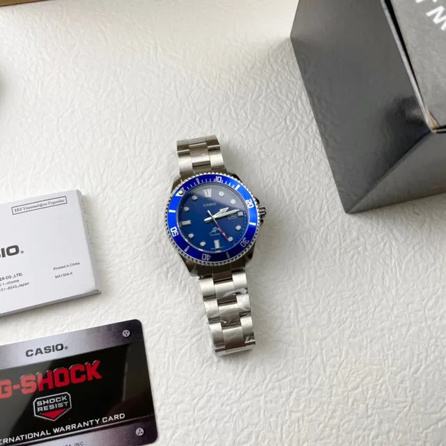 Casio 潜水风格蓝银色表盘陶瓷表圈手表 5