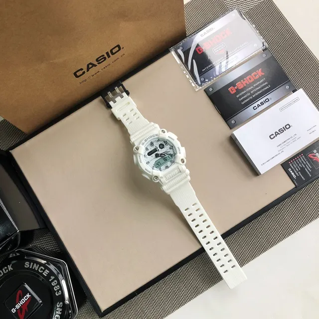 Casio G-Shock GA-2100 सफेद एनालॉग-डिजिटल स्पोर्ट्स वॉच 9