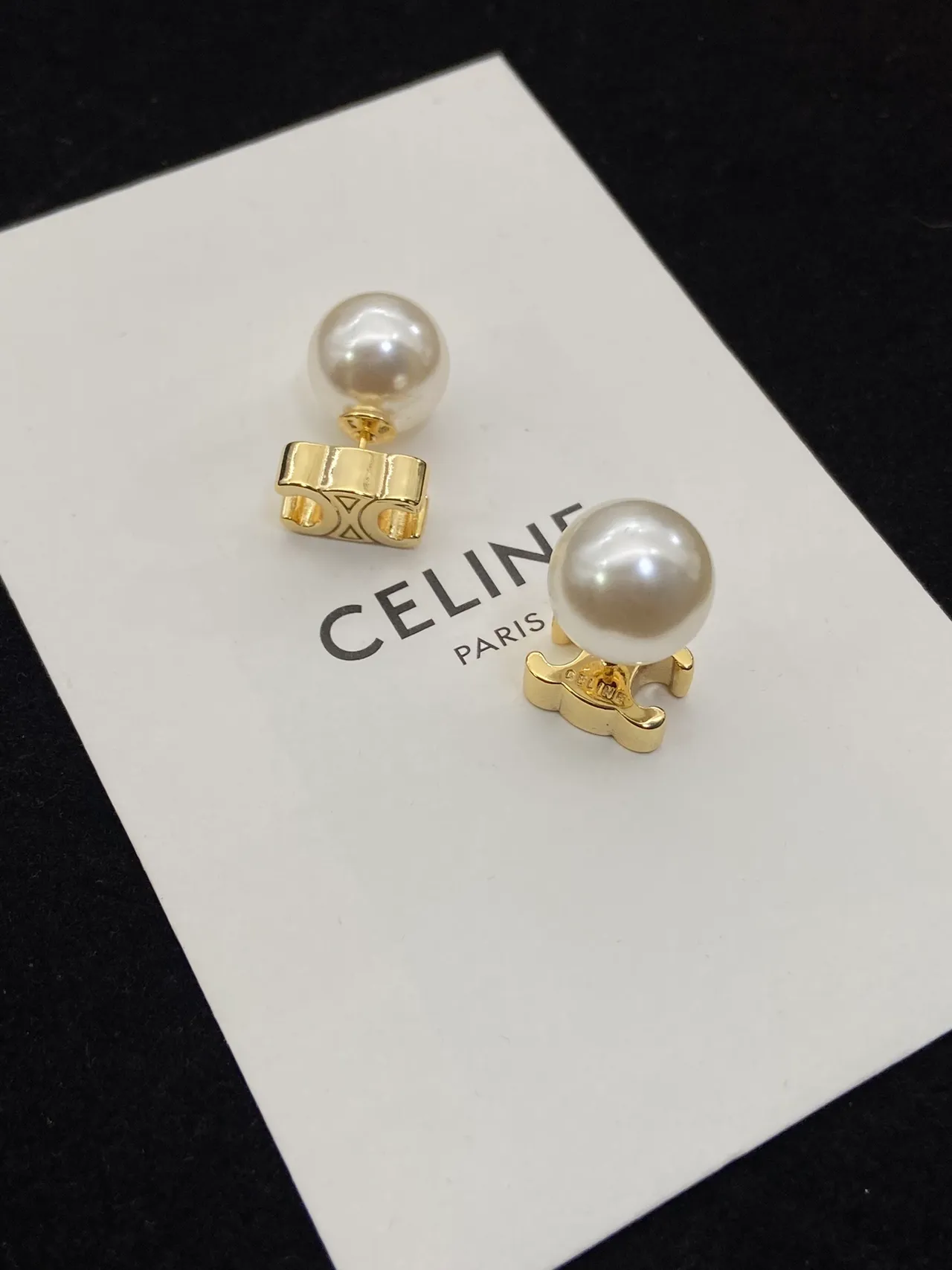 Celine Brincos de Pérola com Motivo de Laço 3