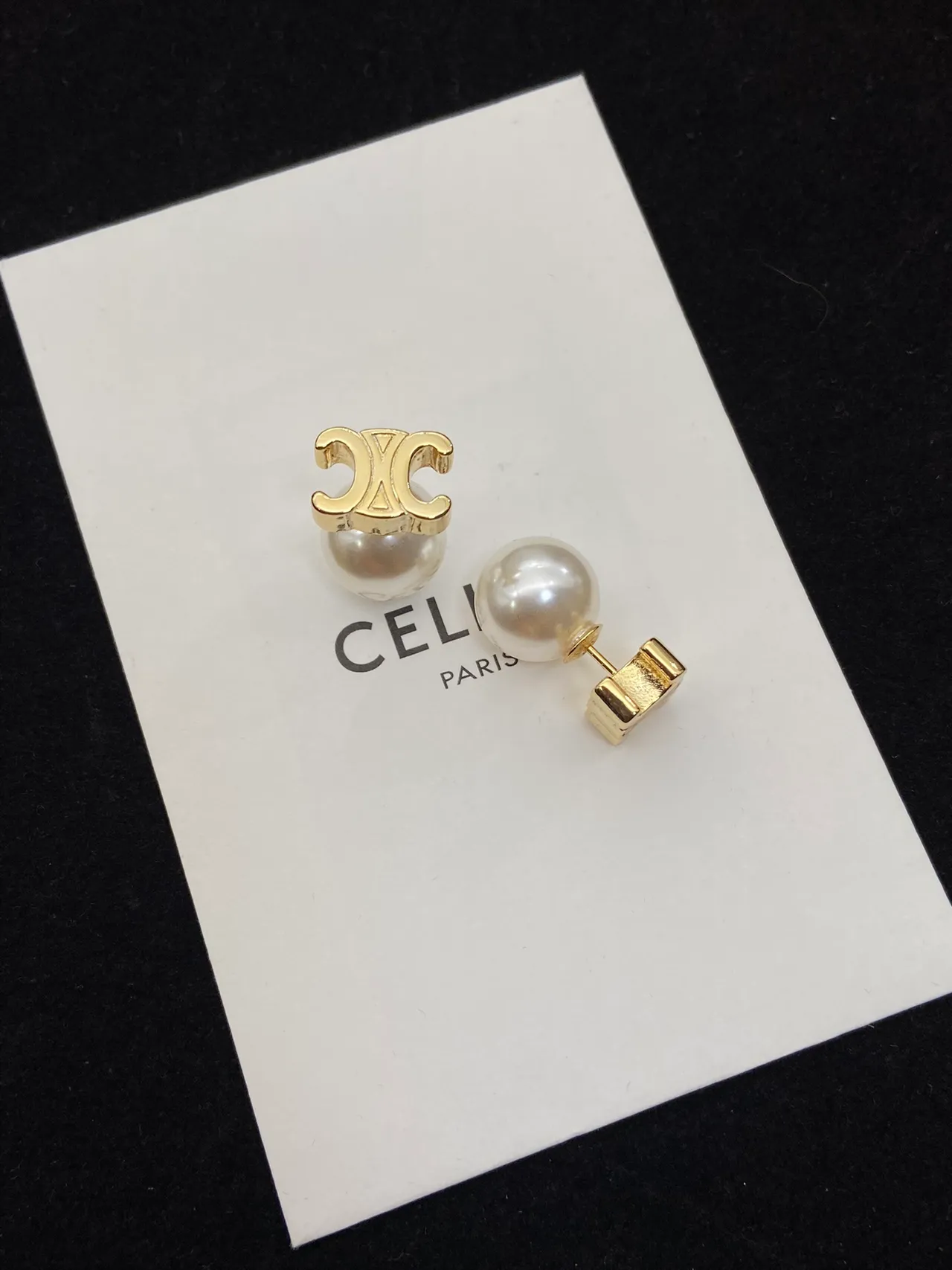 Celine Brincos de Pérola com Motivo de Laço 4